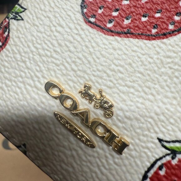 coach Zip Card Case With Strawberry Print car32 - Picture 4 of 7